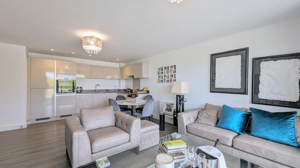 Lounge/Dining/Kitchen