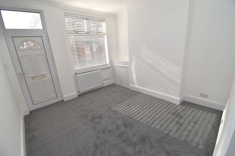 2 bedroom terraced house to rent, Kirkdale Road, Wigston