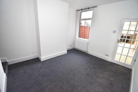 2 bedroom terraced house to rent, Kirkdale Road, Wigston