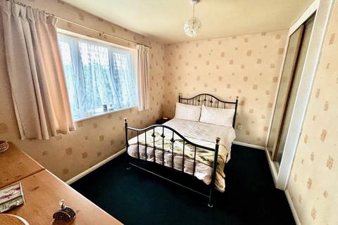 70 Beechtree Avenue, Englefield Green, Egham, TW20 0SR