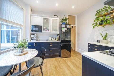 92 Amesbury Avenue, London, SW2 3AB