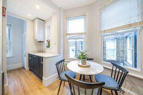 92 Amesbury Avenue, London, SW2 3AB
