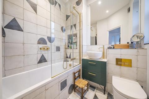 92 Amesbury Avenue, London, SW2 3AB