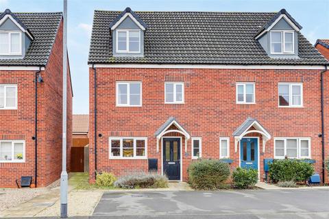 4 bedroom semi-detached house for sale, Mosquito Grove, Hucknall NG15