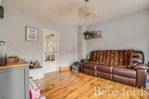 3 bedroom semi-detached house for sale, Challis Lane, Braintree, CM7