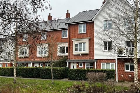 4 bedroom terraced house to rent, Thistle Walk,  High Wycombe,  HP11