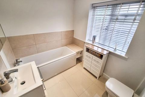 42a Ewins Close, Ash, Aldershot, GU12 6SA