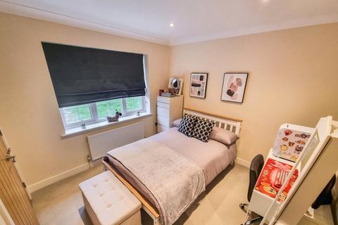 42a Ewins Close, Ash, Aldershot, GU12 6SA