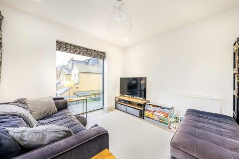 2 bedroom flat for sale, Kingston Road, London SW19