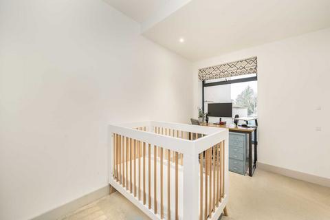 2 bedroom flat for sale, Kingston Road, London SW19