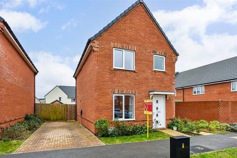 3 bedroom detached house for sale, Angora Road, Andover