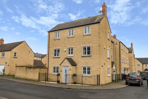 4 bedroom end of terrace house for sale, Pine Rise, Witney, Oxfordshire