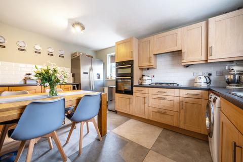 4 bedroom end of terrace house for sale, Pine Rise, Witney, Oxfordshire