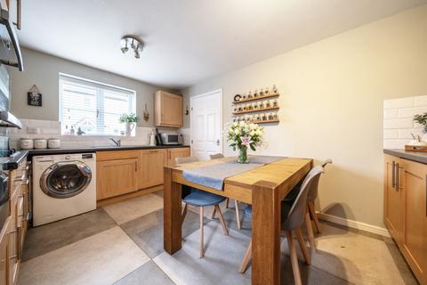 4 bedroom end of terrace house for sale, Pine Rise, Witney, Oxfordshire