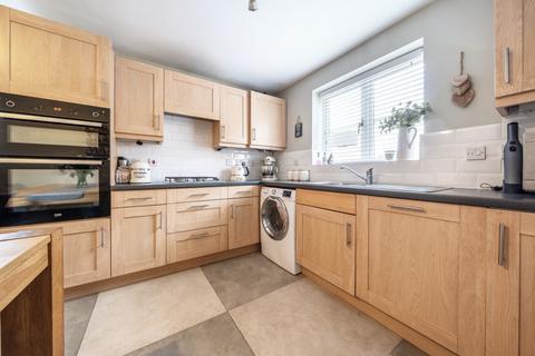 5 Pine Rise, Witney, OX28 1EZ