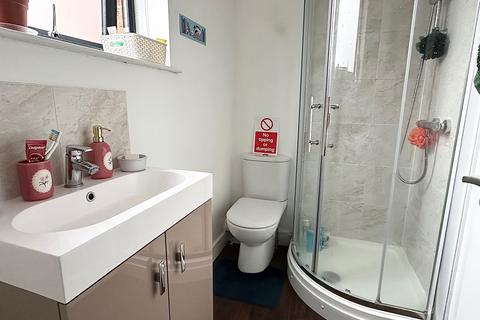 2 bedroom flat for sale, Oak Street, Northampton NN1