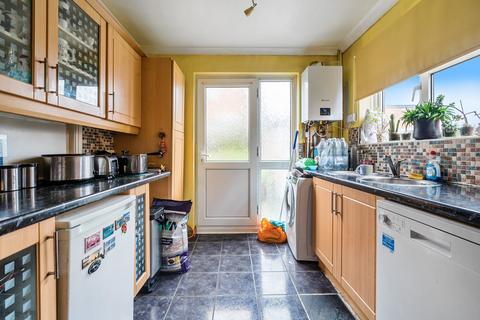 3 bedroom semi-detached house for sale, Kingsfold Avenue, Hampshire SO18