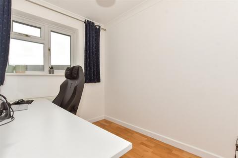 66 Doeshill Drive, Wickford, SS12 9RD