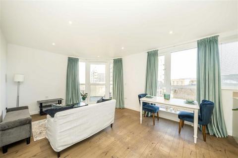 2 bedroom flat to rent, Astell Road, London SE3