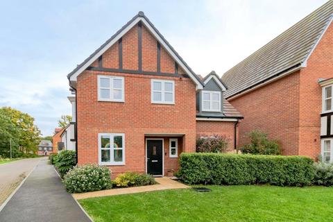 4 bedroom detached house for sale, Dragonfly Chase, Sandhurst, Berkshire, GU47