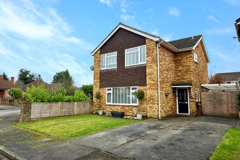 4 bedroom detached house for sale, Cranleigh Court, FARNBOROUGH GU14