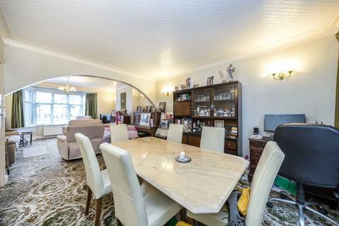 6 bedroom semi-detached house for sale, Hendon Way, London NW2