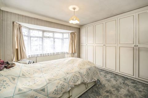 6 bedroom semi-detached house for sale, Hendon Way, London NW2