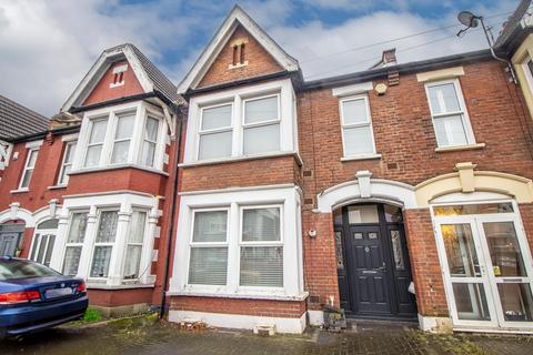 3 bedroom terraced house for sale, Swanage Road, Southend-on-Sea SS2