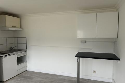 1 bedroom in a house share to rent, Beale Close, Stevenage, Hertfordshire