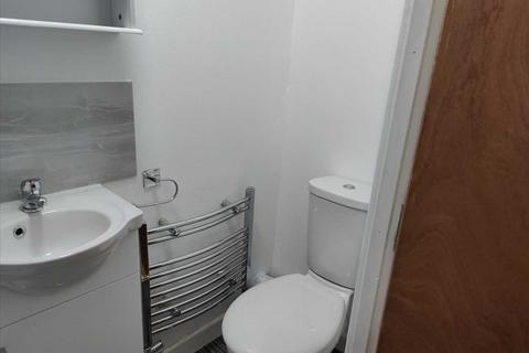 Studio to rent, Broughton Road, West Ealing