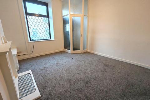 2 bedroom terraced house to rent, Parkinson Street, Burnley, BB11