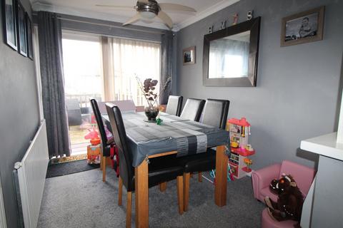 3 bedroom end of terrace house for sale, Nessfield Drive, Keighley, BD22