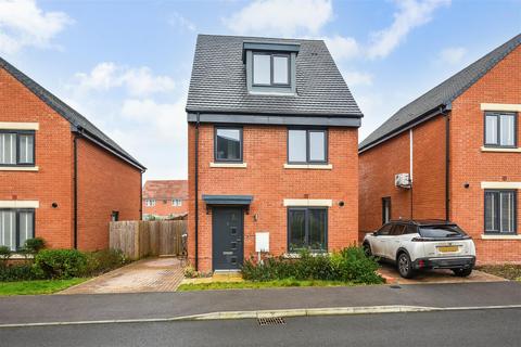 3 bedroom detached house for sale, Brocade Road, Andover