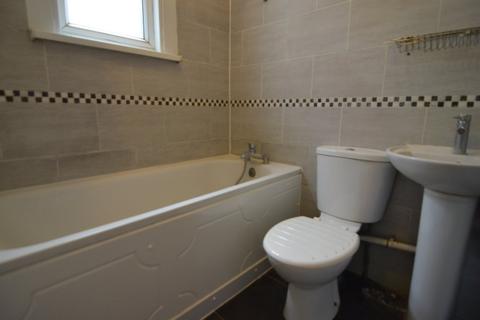 2 bedroom flat to rent, Capworth Street, E10