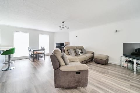 81 Chapel Fields, Godalming, GU7 2AA