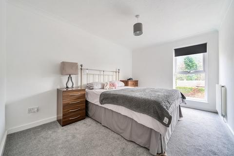 81 Chapel Fields, Godalming, GU7 2AA
