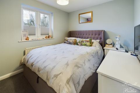 43 Aris Way, Buckingham, MK18 1FW