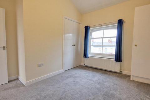 2 bedroom house to rent, New Road, Hornsea