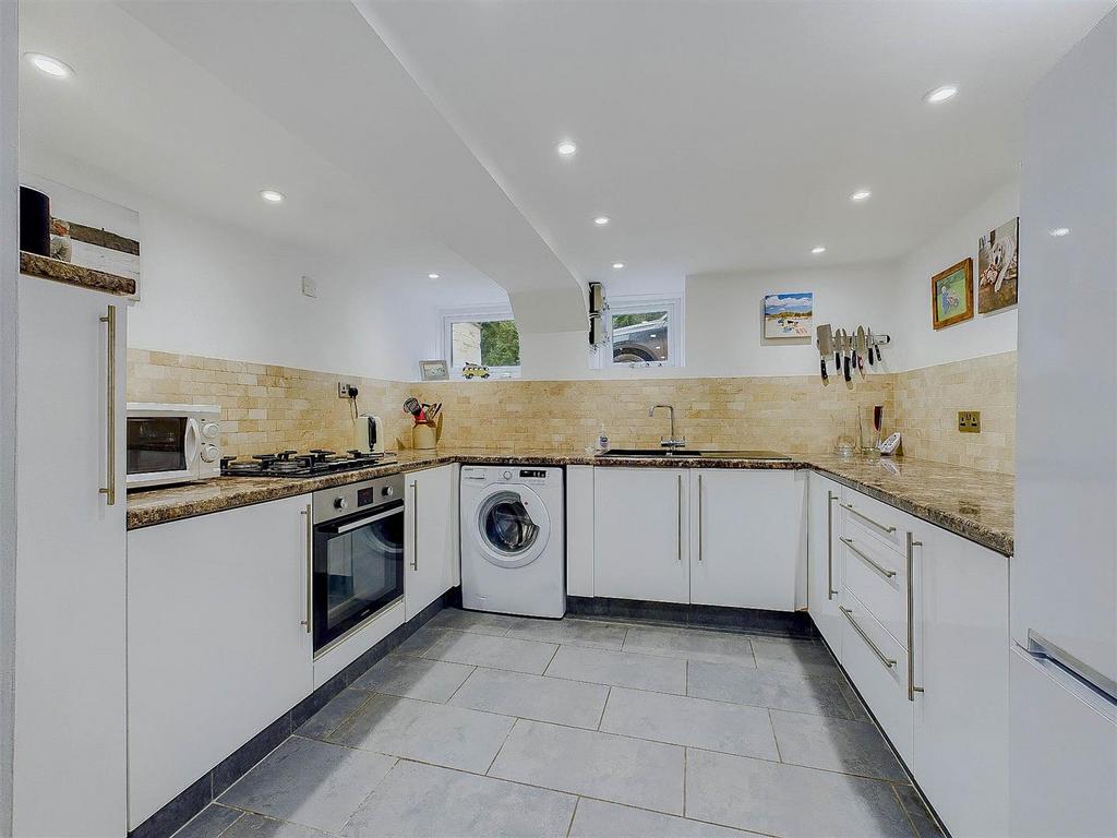 CAM02541 G0-PR0354-STILL012.jpg