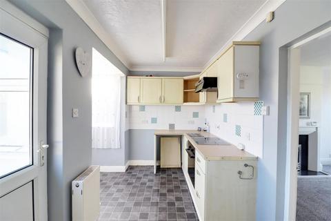 2 bedroom end of terrace house for sale, Florence Avenue, Hessle