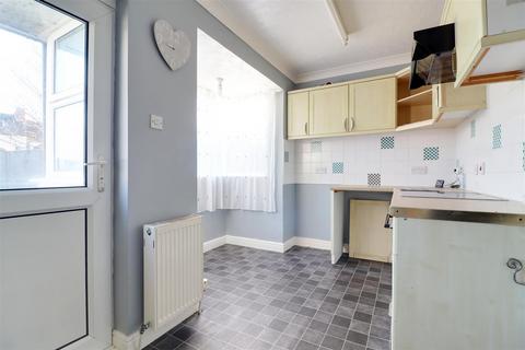 2 bedroom end of terrace house for sale, Florence Avenue, Hessle