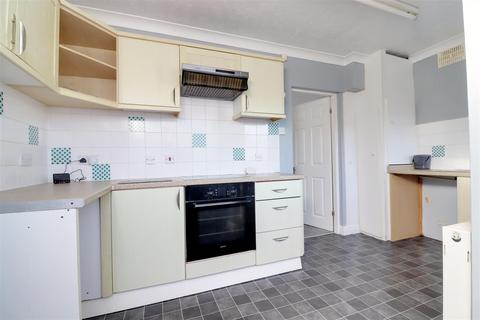 2 bedroom end of terrace house for sale, Florence Avenue, Hessle