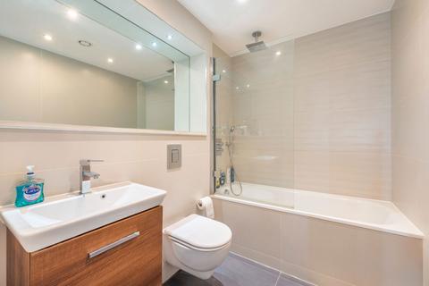 2 bedroom flat for sale, Flower Lane, London NW7