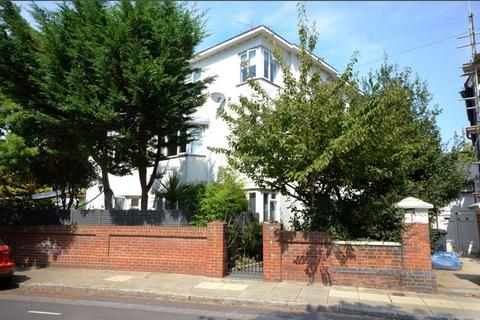 3 bedroom flat to rent, Merton Road, Southsea, PO5