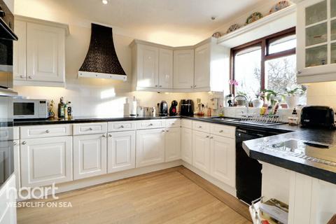 3 bedroom detached house for sale, Southchurch Boulevard, Southend-on-Sea