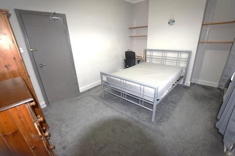 3 bedroom terraced house to rent, Stanhope Road, Northampton NN2
