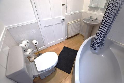 3 bedroom terraced house to rent, Stanhope Road, Northampton NN2