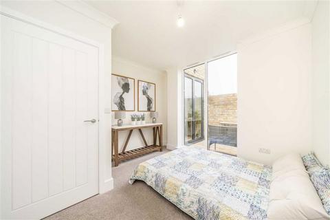 2 bedroom detached house for sale, Church Grove, London SE13