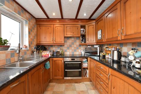 4 bedroom terraced house for sale, Cranleigh Gardens, Barking, Essex