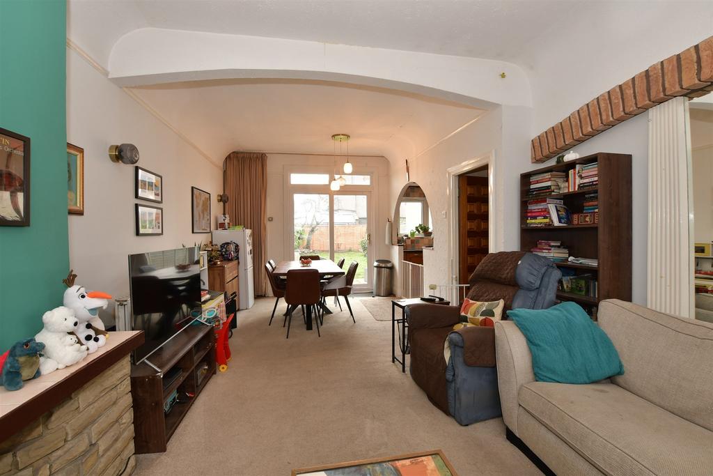 Lounge/Dining Room